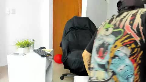 lujuriau_u online show from October 8, 4:21 am