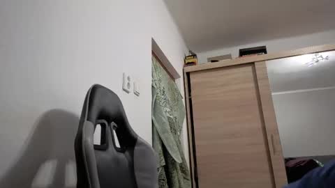 lukas312312 online show from April 30, 10:14 pm