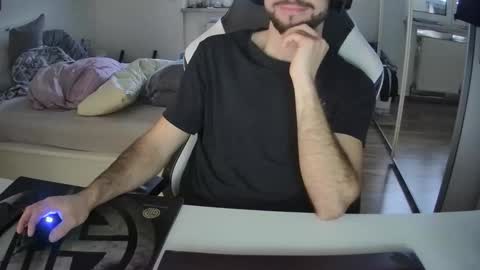 lukasschoetz online show from December 29, 12:34 pm