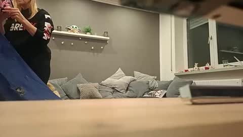 lukasschoetz online show from November 24, 4:40 pm