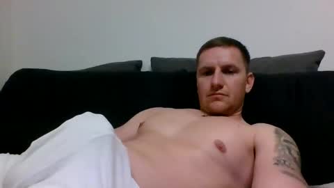 Snapshot of luke5t chatting on December 13, 7:53 pm luke5t online show from December 13, 7:53 pm