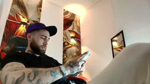 LUKE online show from April 23, 1:13 pm