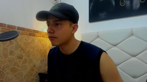 Snapshot of luke_julien chatting on March 8, 7:20 pm Luke Julien online show from March 8, 7:20 pm