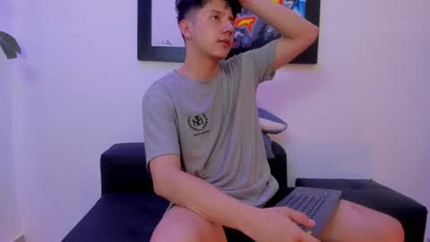 Snapshot of luke_julien chatting on December 1, 6:07 am Luke Julien online show from December 1, 6:07 am