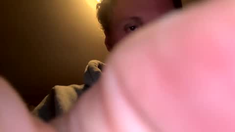 Snapshot of lukeeeeey96 chatting on December 14, 4:31 pm lukeeeeey96 online show from December 14, 4:31 pm
