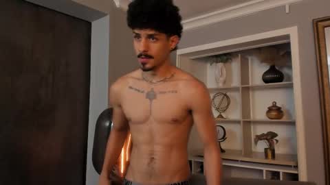 Snapshot of lukeetaylor_ chatting on October 28, 11:25 am Luke Taylor online show from October 28, 11:25 am