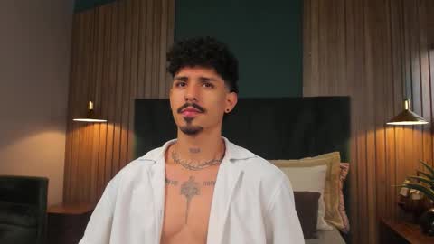 Snapshot of lukeetaylor_ chatting on November 7, 11:54 am Luke Taylor online show from November 7, 11:54 am