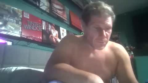 Snapshot of lukeewingxxx chatting on February 9, 7:45 am DJ JAGGED online show from February 9, 7:45 am