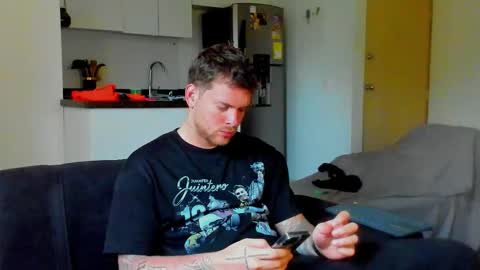 Snapshot of lukeglanton17 chatting on February 23, 11:40 am Luke online show from February 23, 11:40 am