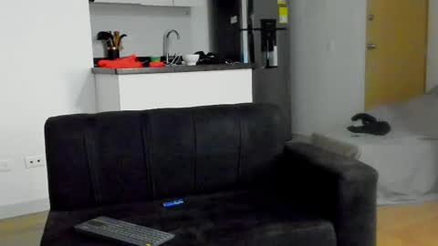 Snapshot of lukeglanton17 chatting on February 24, 10:13 am Luke online show from February 24, 10:13 am