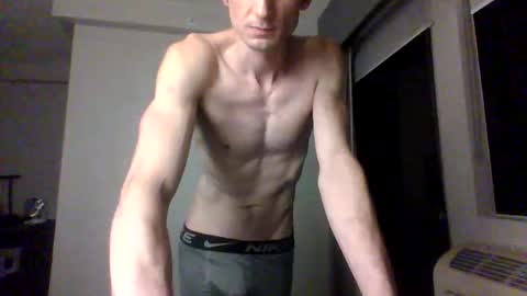Snapshot of luketaylorla chatting on May 29, 10:24 am luketaylorla online show from May 29, 10:24 am