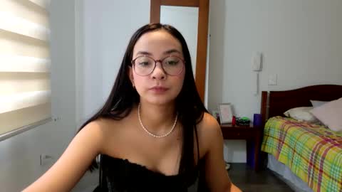 Snapshot of lulibee_ chatting on March 30, 1:45 pm Luli online show from March 30, 1:45 pm