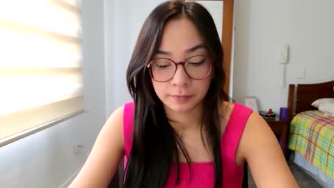 Snapshot of lulibee_ chatting on April 2, 1:20 pm Luli online show from April 2, 1:20 pm