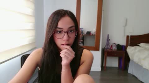 Snapshot of lulibee_ chatting on May 11, 4:04 pm Luli online show from May 11, 4:04 pm
