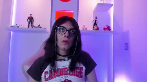 Snapshot of lullaby_charade chatting on November 8, 11:43 am Cookie online show from November 8, 11:43 am