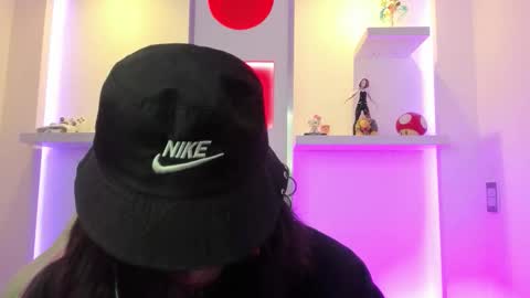 Snapshot of lullaby_charade chatting on November 12, 11:43 am Cookie online show from November 12, 11:43 am