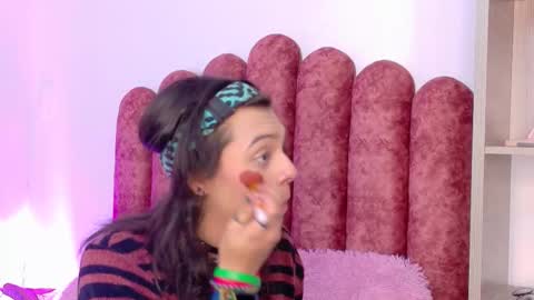 Snapshot of lullaby_charade chatting on November 24, 12:27 pm Cookie online show from November 24, 12:27 pm