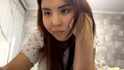 lullivi online show from April 18, 3:38 pm