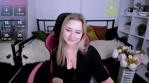 Lily online show from October 3, 6:10 am