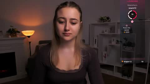 Lily online show from March 31, 8:53 pm