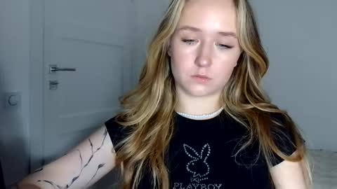 Snapshot of lulu_baby1 chatting on May 18, 6:58 pm Lulu Baby18 online show from May 18, 6:58 pm