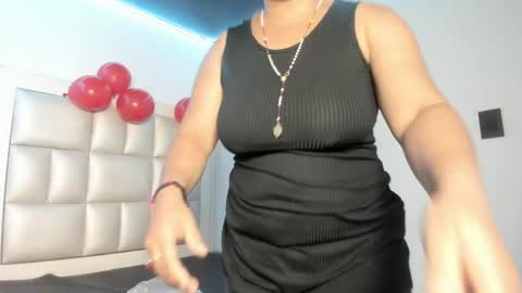 Snapshot of lulu_js_ chatting on May 26, 11:39 am elizabeth online show from May 26, 11:39 am