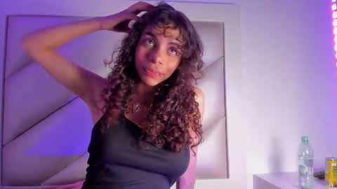 Snapshot of lulu_js_ chatting on July 14, 3:44 am elizabeth online show from July 14, 3:44 am