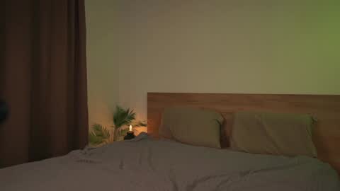 lulu_lovett online show from December 6, 11:22 am