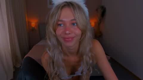 Snapshot of lulualise chatting on June 24, 2:16 pm Alise online show from June 24, 2:16 pm