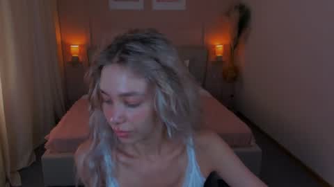 Snapshot of lulualise chatting on June 27, 2:23 pm Alise online show from June 27, 2:23 pm