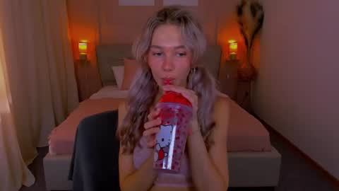 Snapshot of lulualise chatting on July 19, 12:31 pm Alise online show from July 19, 12:31 pm