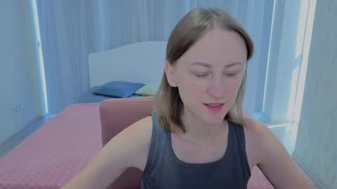 Lily online show from September 19, 9:32 am