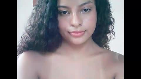 Snapshot of lulupeach317 chatting on November 1, 8:22 pm lulupeach317 online show from November 1, 8:22 pm