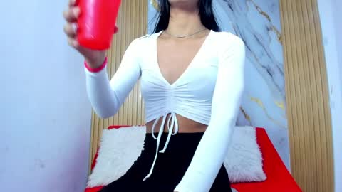 LULU online show from April 8, 2:39 pm