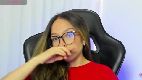 Snapshot of luluuberry chatting on December 17, 6:47 pm luluuberry online show from December 17, 6:47 pm