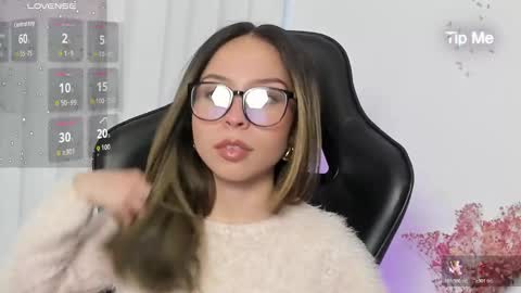 Snapshot of luluuberry chatting on December 18, 10:27 pm luluuberry online show from December 18, 10:27 pm