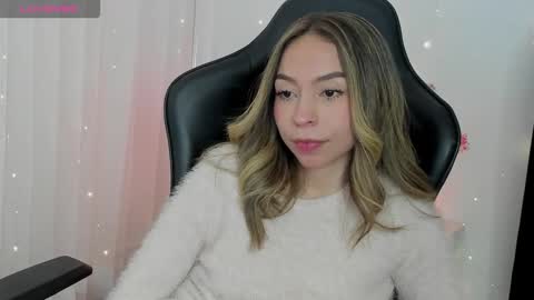 Snapshot of luluuberry chatting on January 18, 7:50 pm luluuberry online show from January 18, 7:50 pm