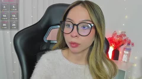 Snapshot of luluuberry chatting on February 2, 8:18 pm luluuberry online show from February 2, 8:18 pm