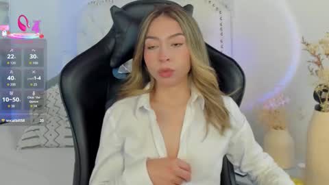 Snapshot of luluuberry chatting on February 7, 6:11 pm luluuberry online show from February 7, 6:11 pm