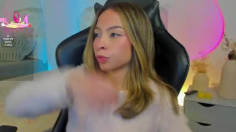 Snapshot of luluuberry chatting on February 12, 10:38 pm luluuberry online show from February 12, 10:38 pm