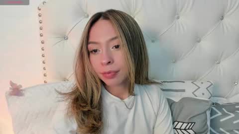 Snapshot of luluuberry chatting on March 11, 8:59 pm luluuberry online show from March 11, 8:59 pm