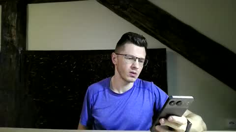 Andrew independent model 2000-0000 CET daily online show from March 15, 7:20 pm