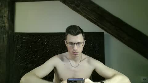 Andrew independent model 2000-0000 CET daily online show from March 27, 8:52 pm