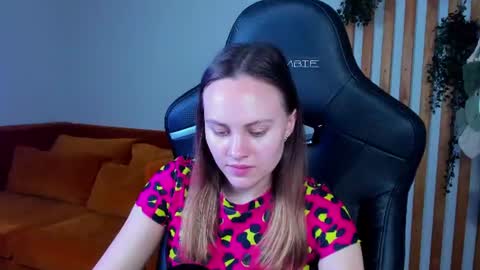 lumerisoren online show from June 15, 5:09 am