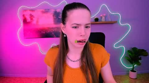 Sweet Lumi online show from April 8, 7:30 am