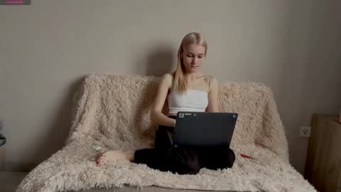 Snapshot of lumpyamsonia chatting on November 27, 7:21 am lumpyamsonia online show from November 27, 7:21 am