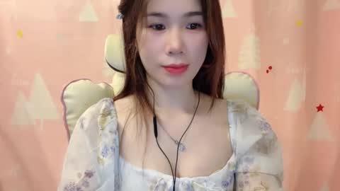 Snapshot of luna4739 chatting on April 29, 5:30 pm Luna online show from April 29, 5:30 pm