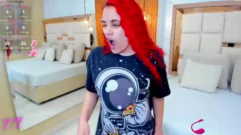 Snapshot of luna__vegga chatting on August 3, 6:22 pm Luna online show from August 3, 6:22 pm