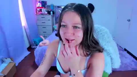 luna_analya online show from October 24, 1:40 pm