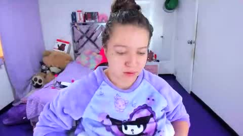 luna_analya online show from April 15, 3:08 pm